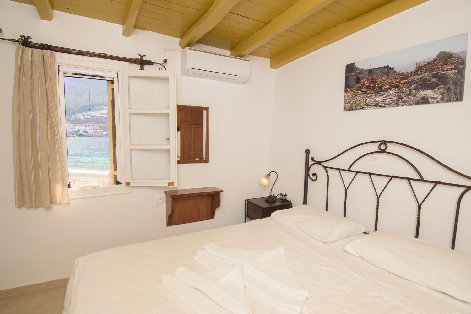 Levrossos Beach Apartments - Apartment